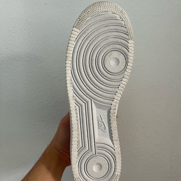 MINT CONDITION Men’s Nike Air Force 1 '07 LV8 Sun Club White Sneakers Size 12 - Picture 5 of 12